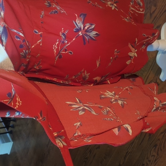 Le Lis Rusty Red Floral Dress Ruffled Wrap Side Tie 3/4 Bell Sleeves V Neck Sz S - Picture 6 of 9